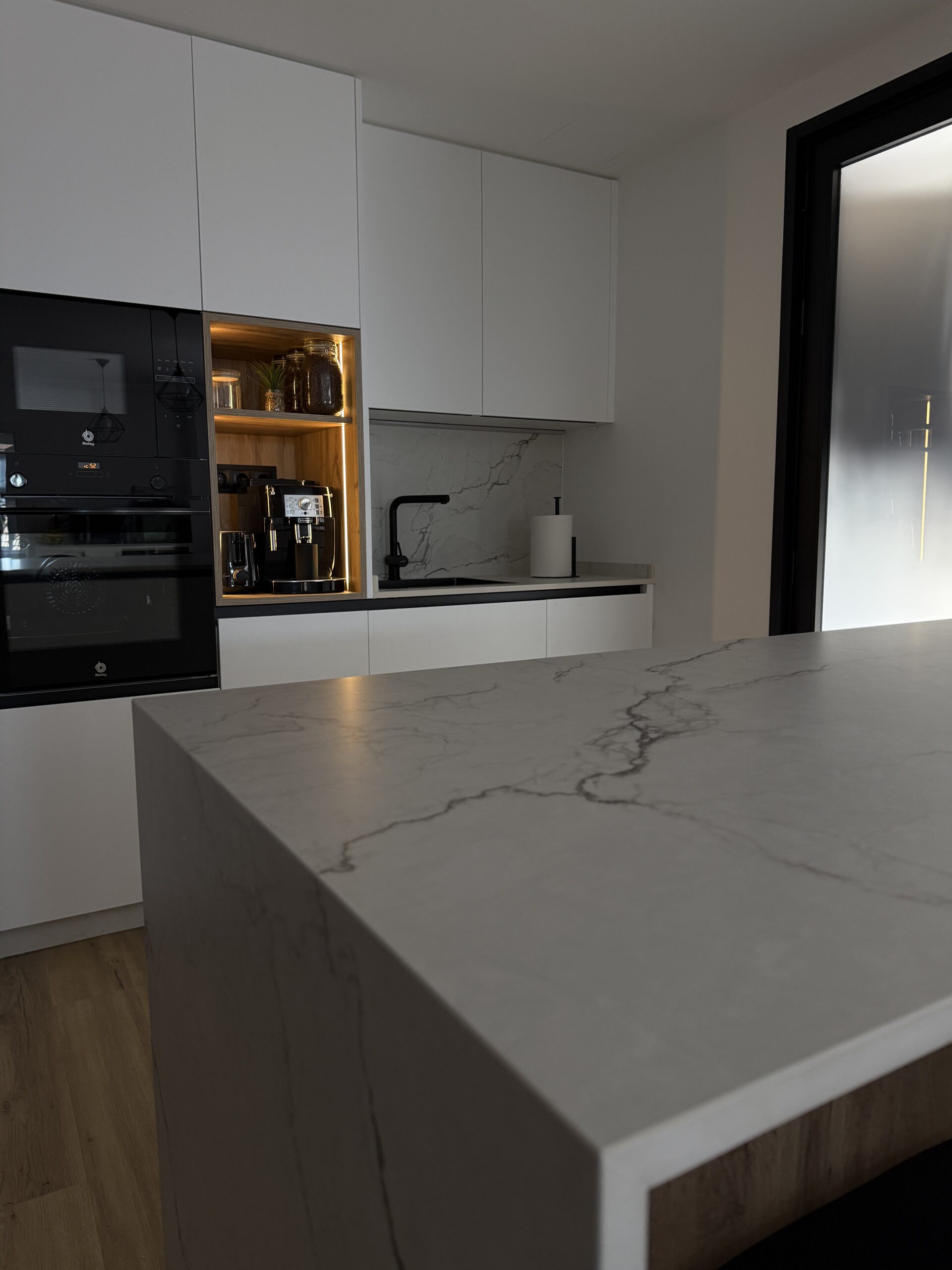 madera con blanco